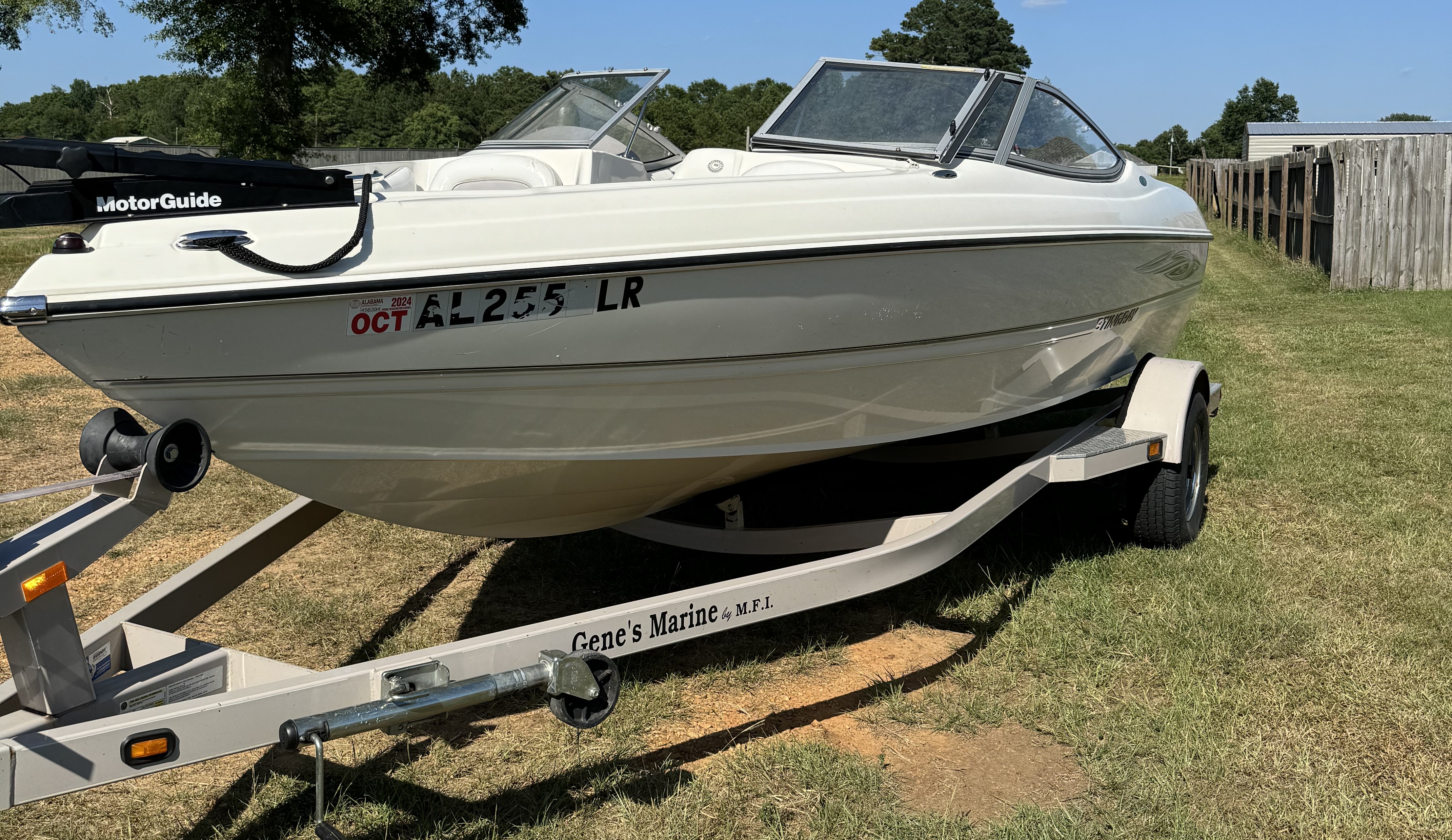 Stingray 19-foot ski boat rental